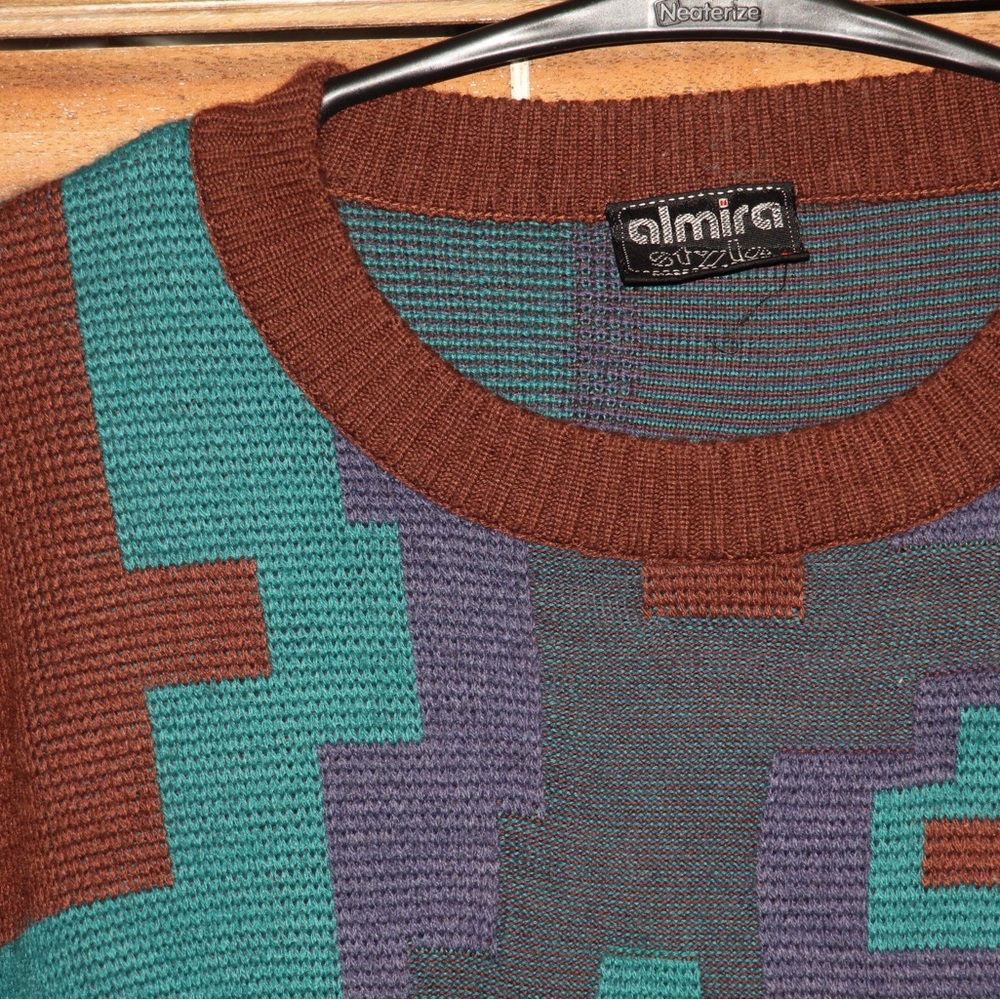 Almira 80s Vaporwave Crewneck